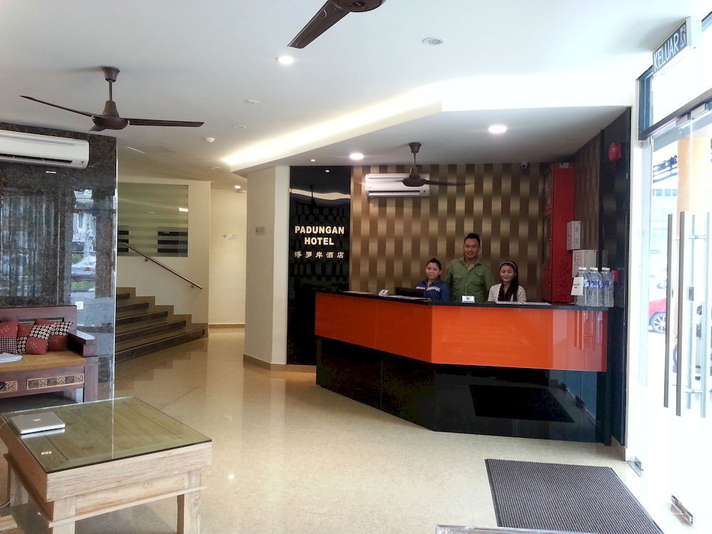 Padungan Hotel Kuching Exterior foto